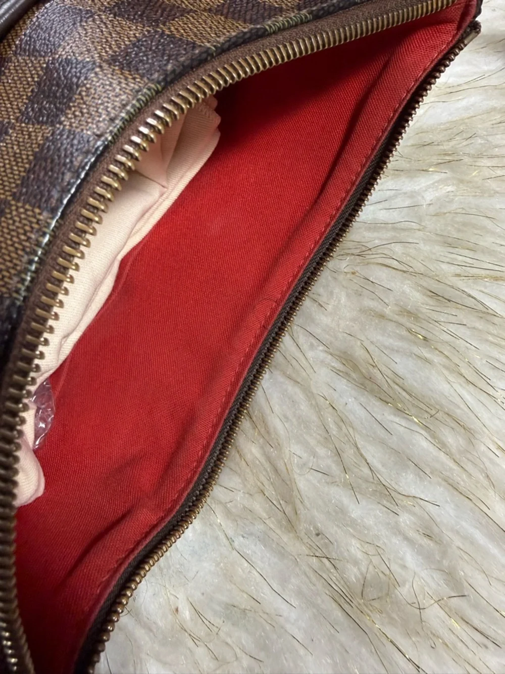 Louis Vuitton Blumsburry PM DE Crossbody, - Picture 12 of 16